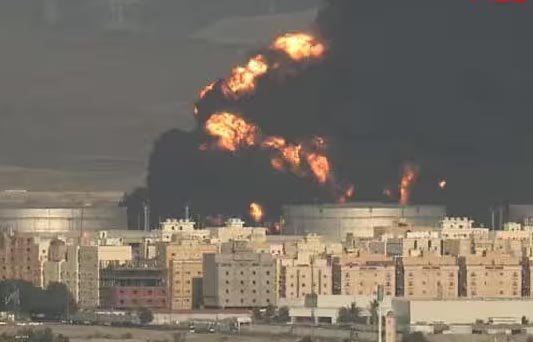 சவுதி எண்ணெய் சுத்திகரிப்பு ஆலை  மீது டிரோன் தாக்குதல் நடத்திய ஈரான்